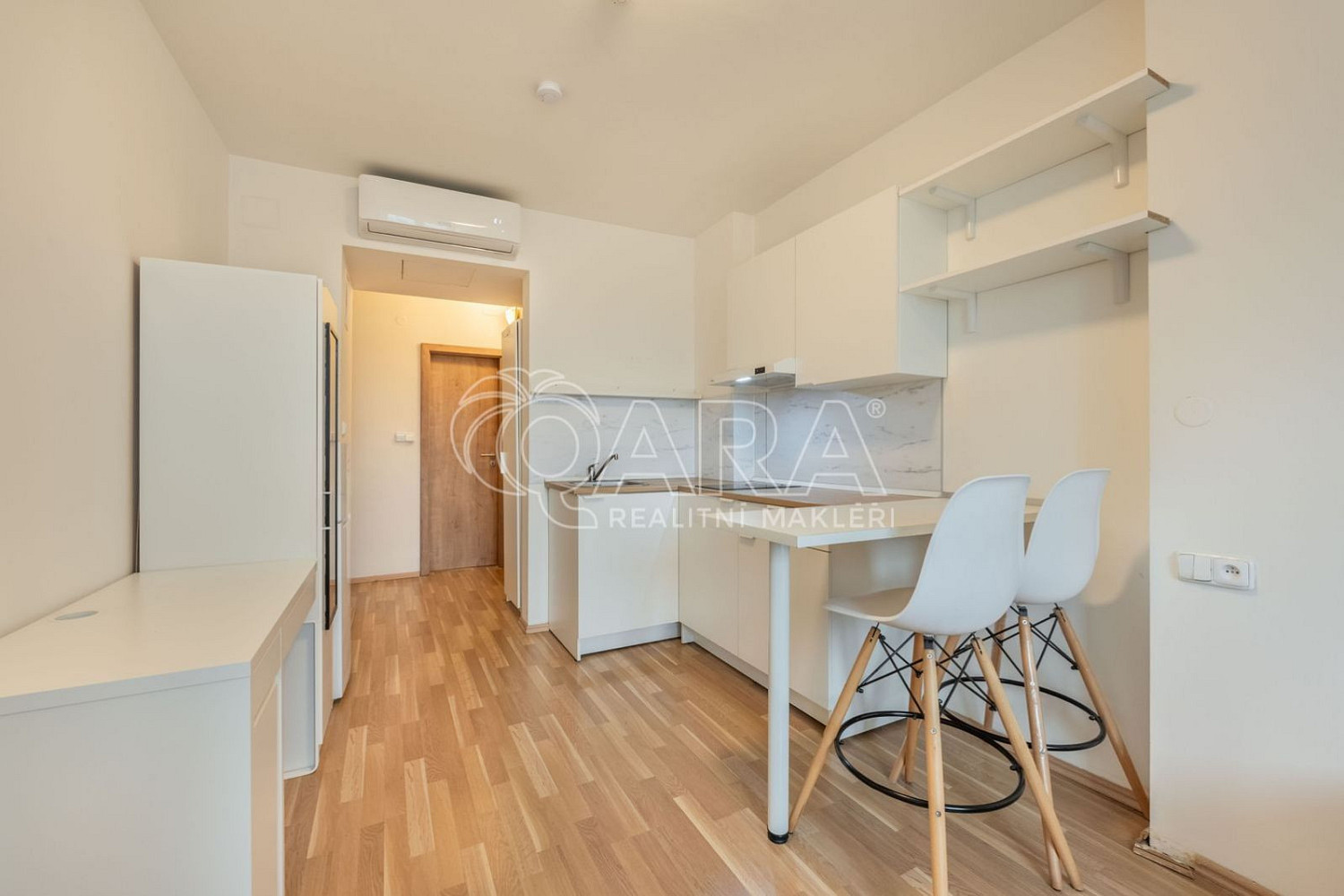 Prodej bytu 1+kk 25 m² — photo 2
