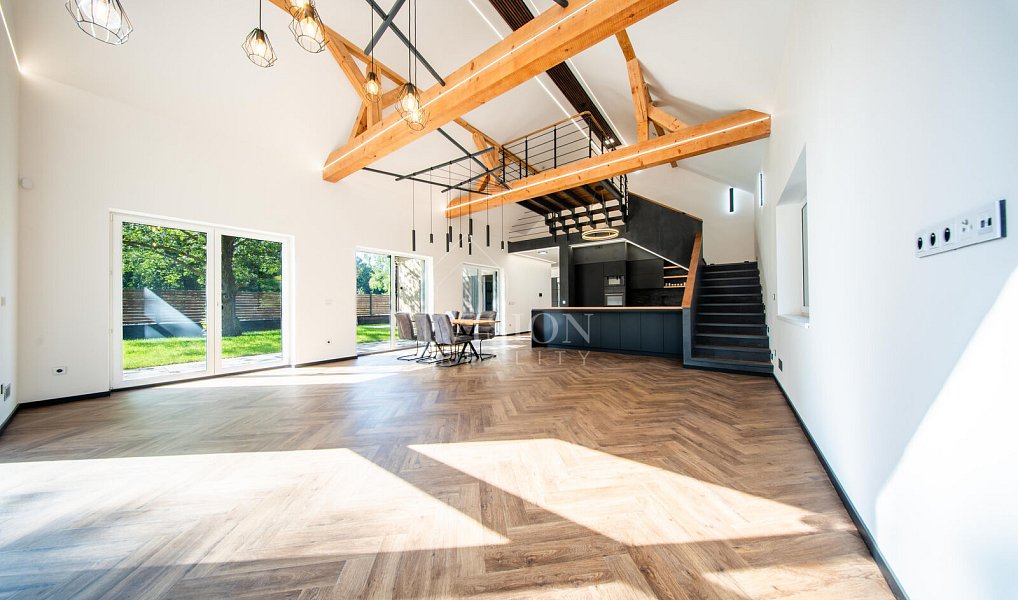Prodej domu 272 m² s pozemkem 1 091 m², Kamenice – náhled fotky 10