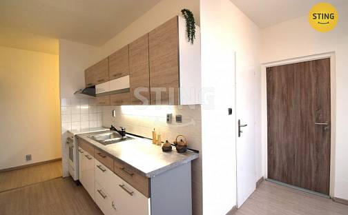 Pronájem bytu 3+1 66 m², L. Váchy, Zlín - Prštné