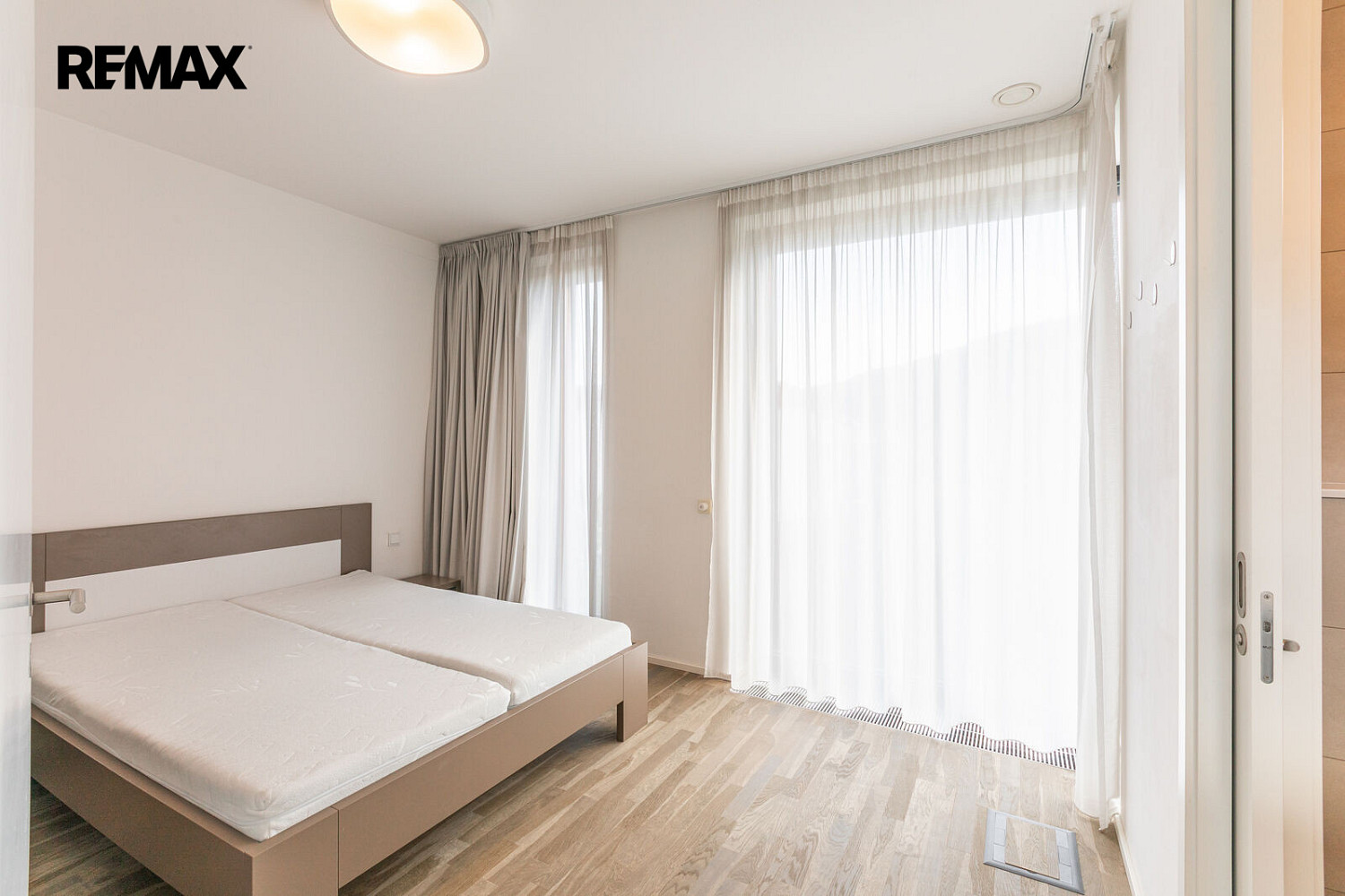 Pronájem domu 179 m² s pozemkem 435 m² – fotografie 3