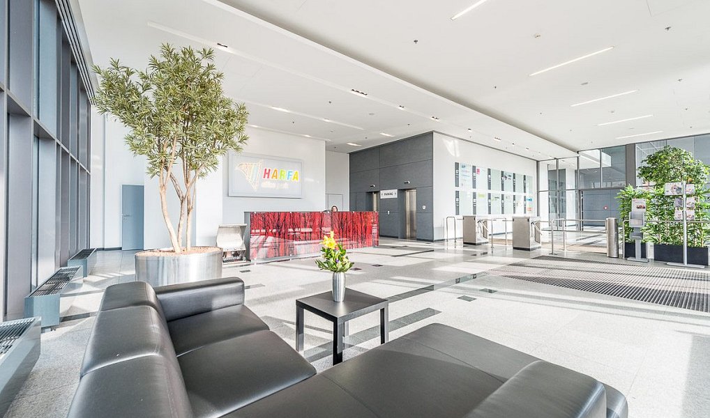 Pronájem kanceláře 739 m², Praha – náhled fotky 2