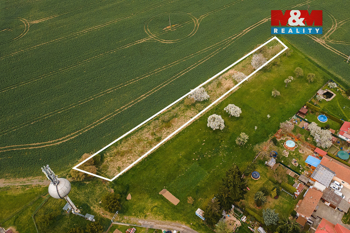 Prodej stavebního pozemku 2 364 m² – fotografie 2