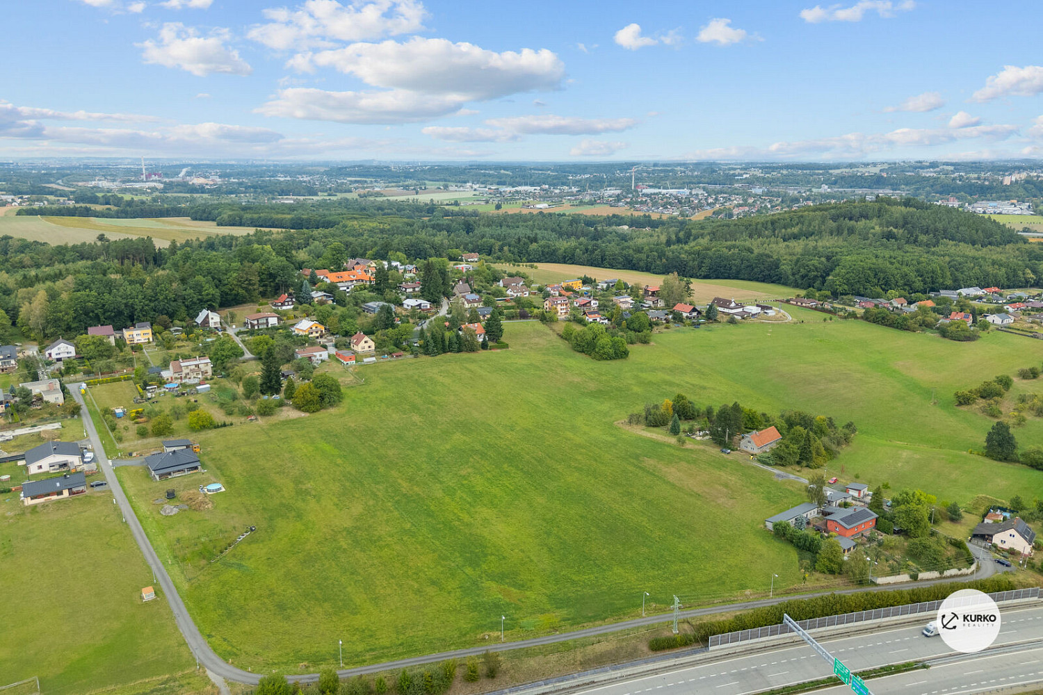 Prodej stavebního pozemku 2 025 m² – fotografie 4