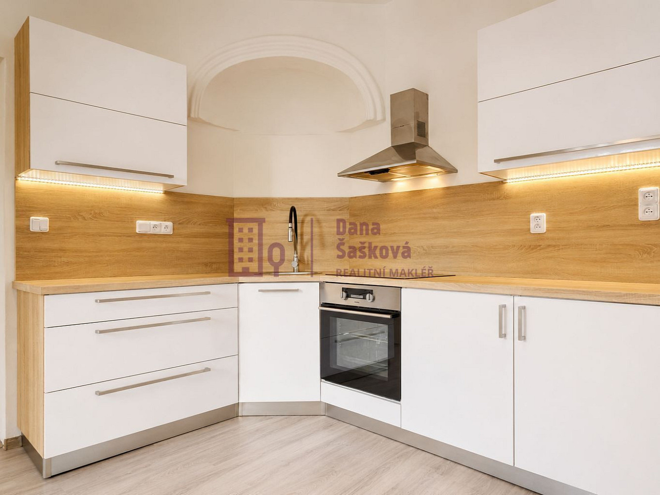 Pronájem bytu 2+kk 72 m² – fotografie 3