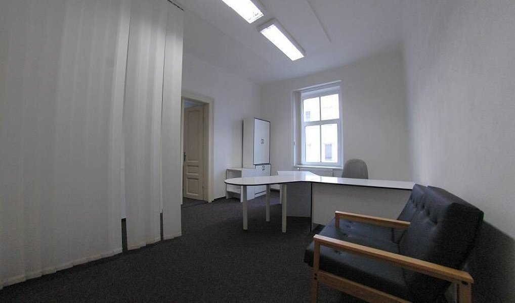 Pronájem kanceláře 42 m², Plzeň – náhled fotky 3