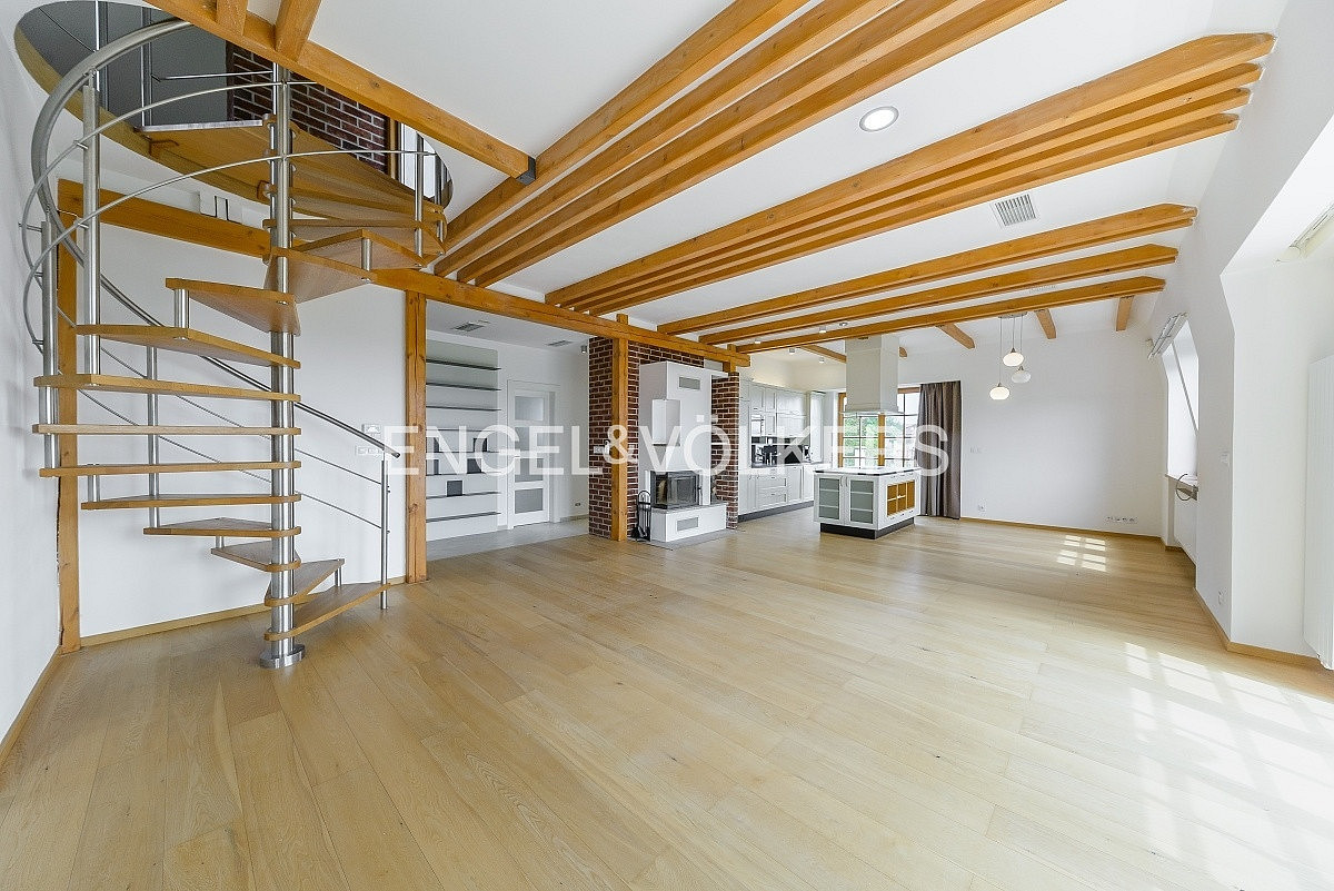 Pronájem bytu 4+kk 202 m² – fotografie 3