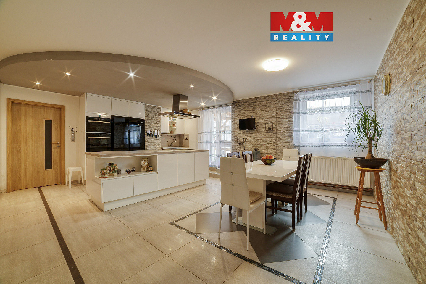 Prodej domu 252 m² s pozemkem 847 m²