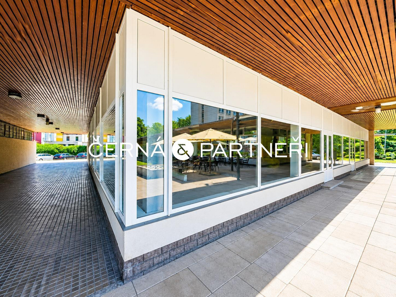 Pronájem obchodních prostor 571 m²