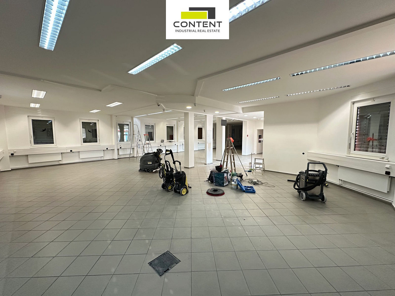 Pronájem obchodních prostor 449 m² – fotografie 2