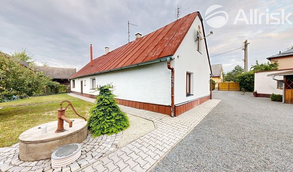 Prodej domu 150 m² s pozemkem 843 m², Dolní Životice – náhled fotky 2