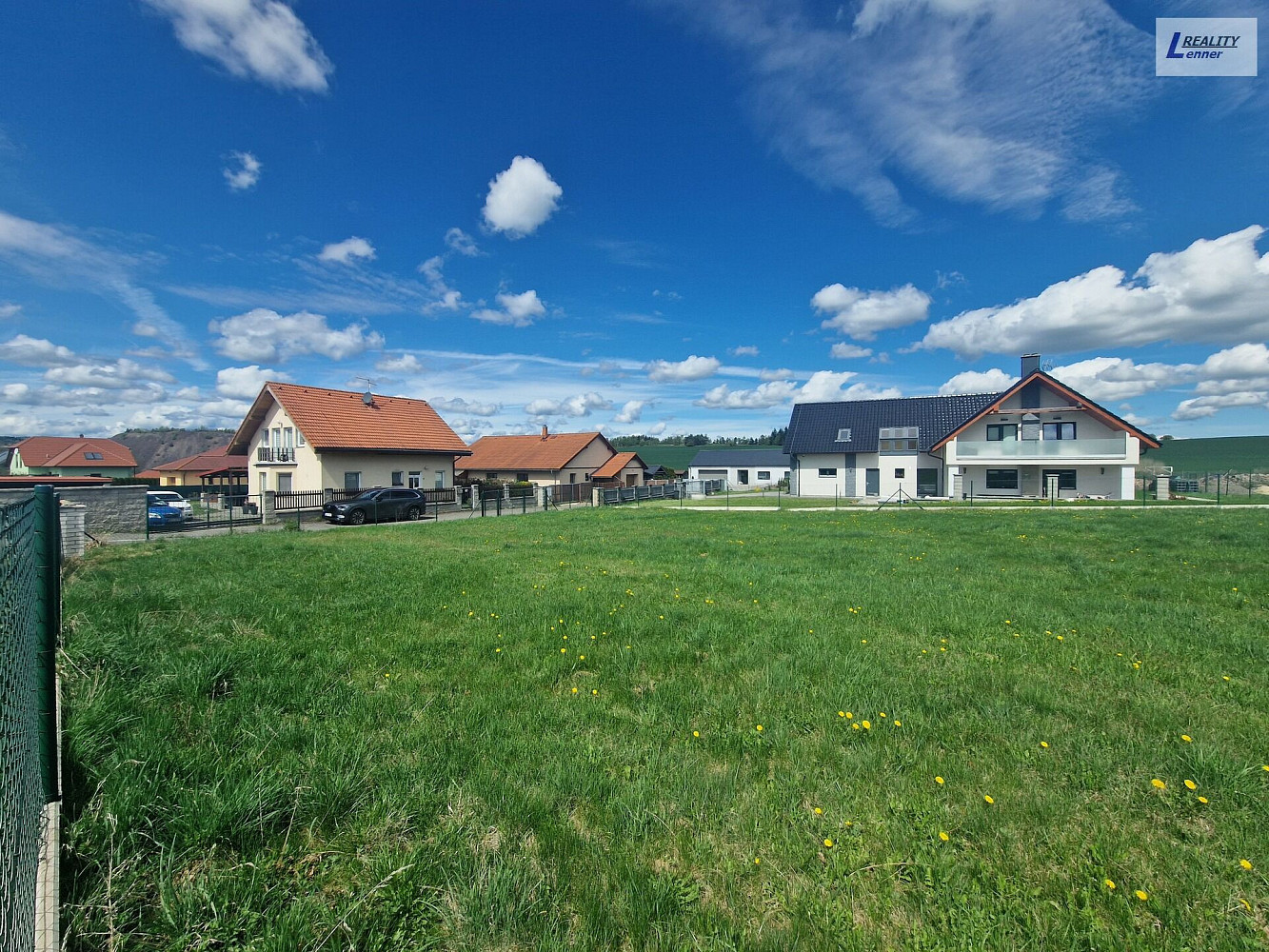 Prodej stavebního pozemku 1 009 m² – fotografie 3