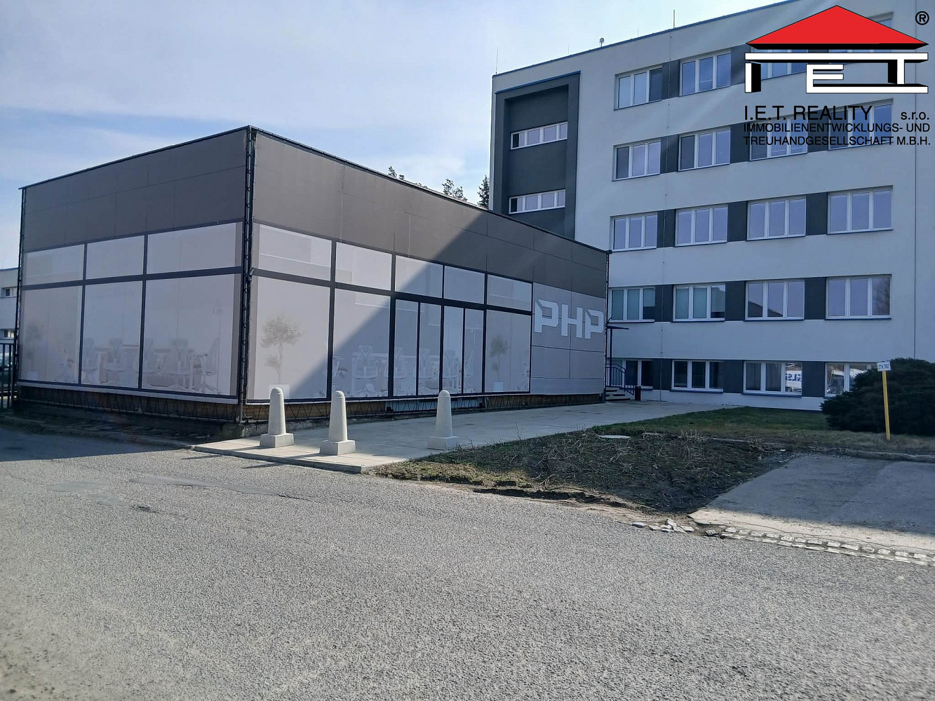 Pronájem obchodních prostor 140 m²