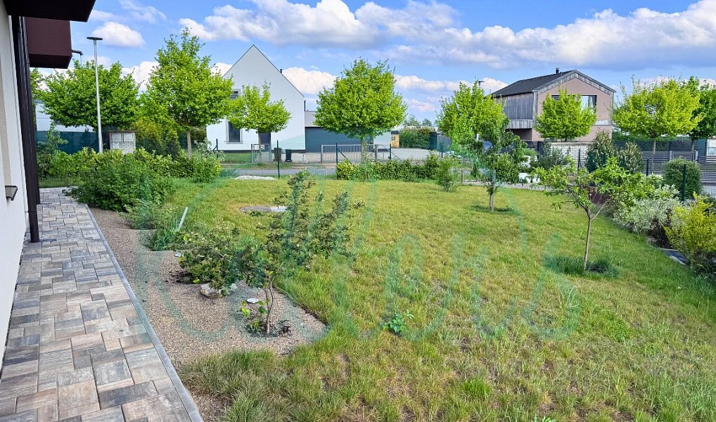Pronájem domu 244 m² s pozemkem 972 m², Vysoký Újezd – náhled fotky 28