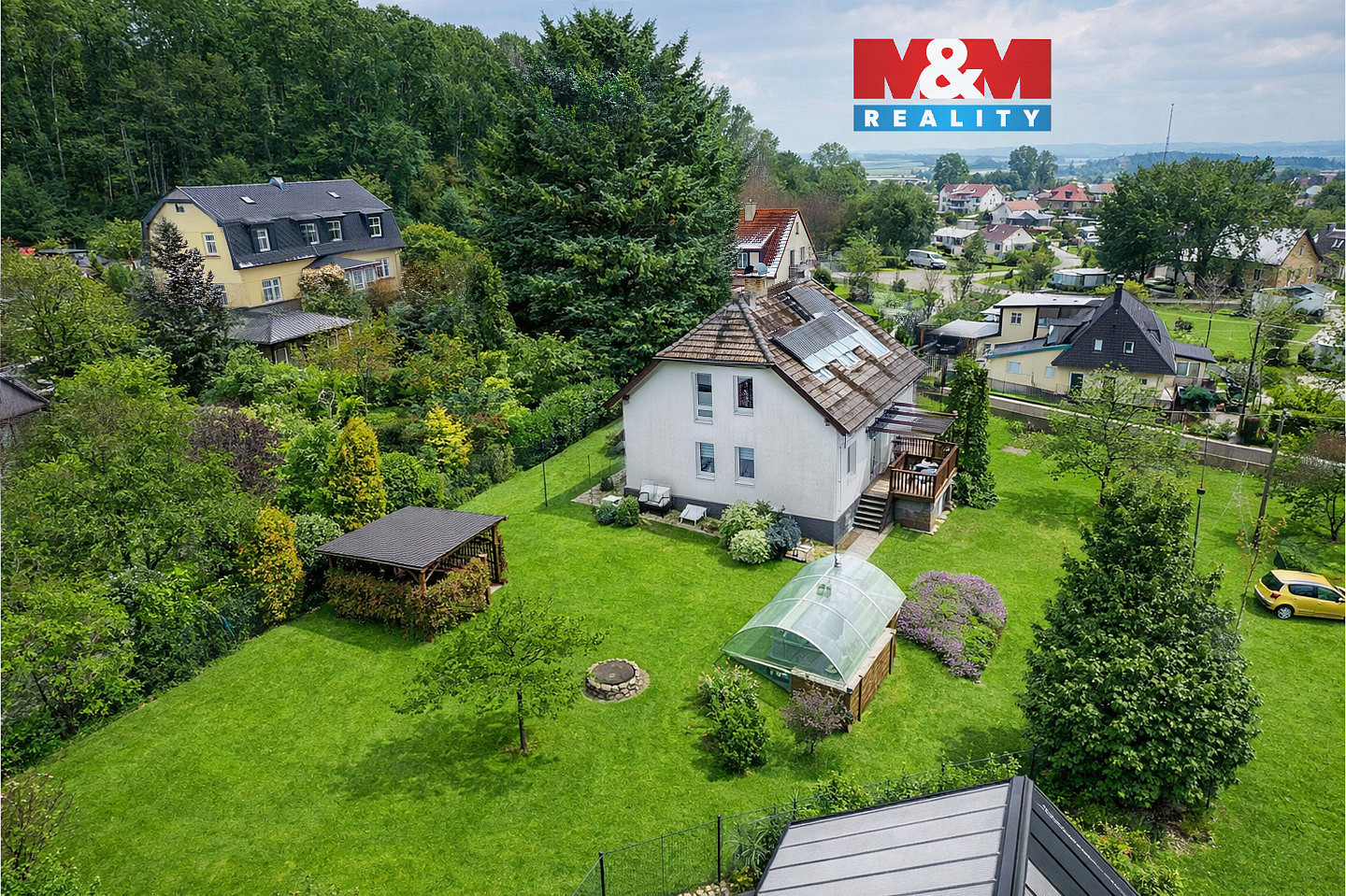 Prodej domu 229 m² s pozemkem 1 015 m²