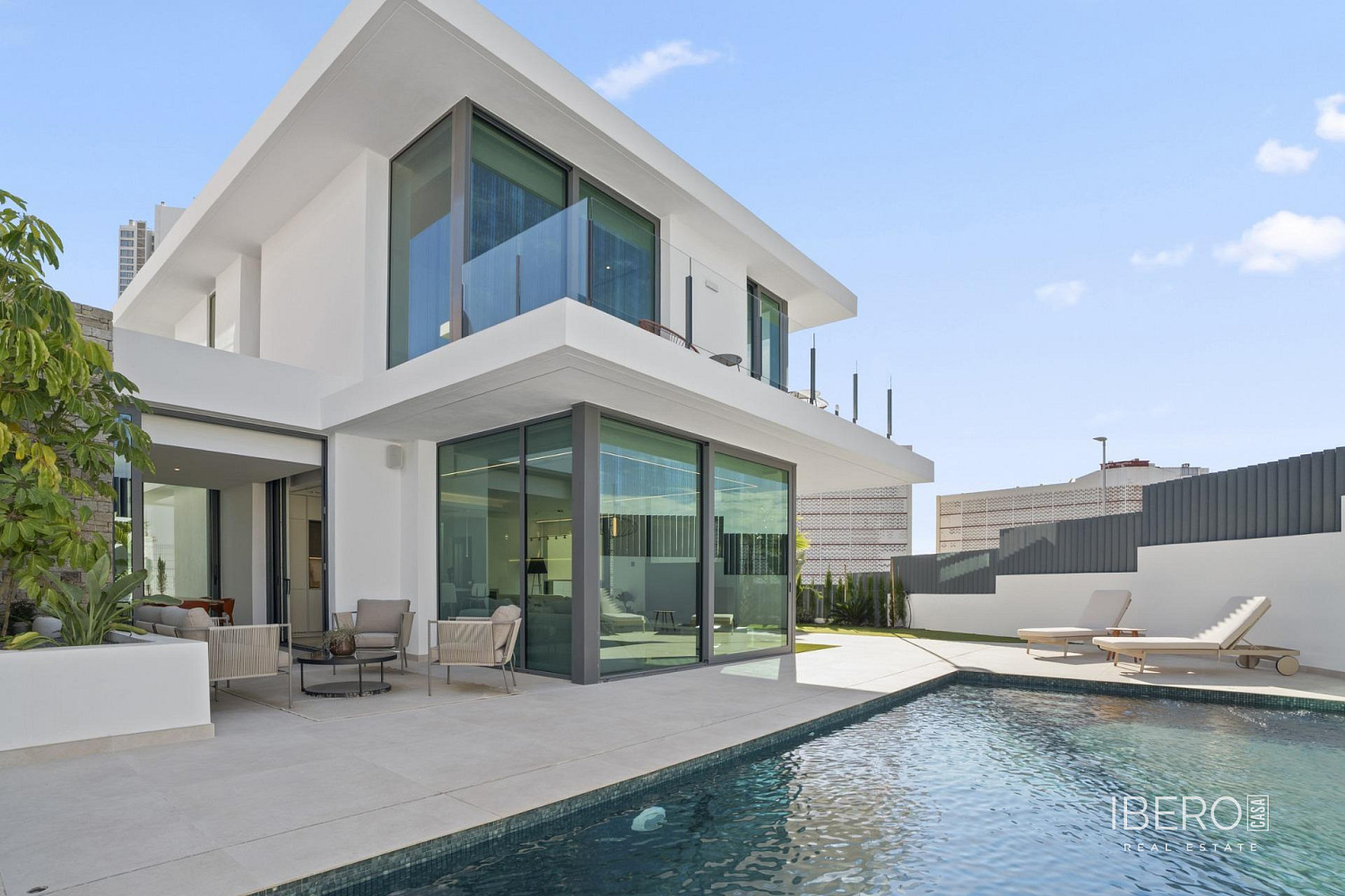 Prodej domu 229 m² s pozemkem 500 m²