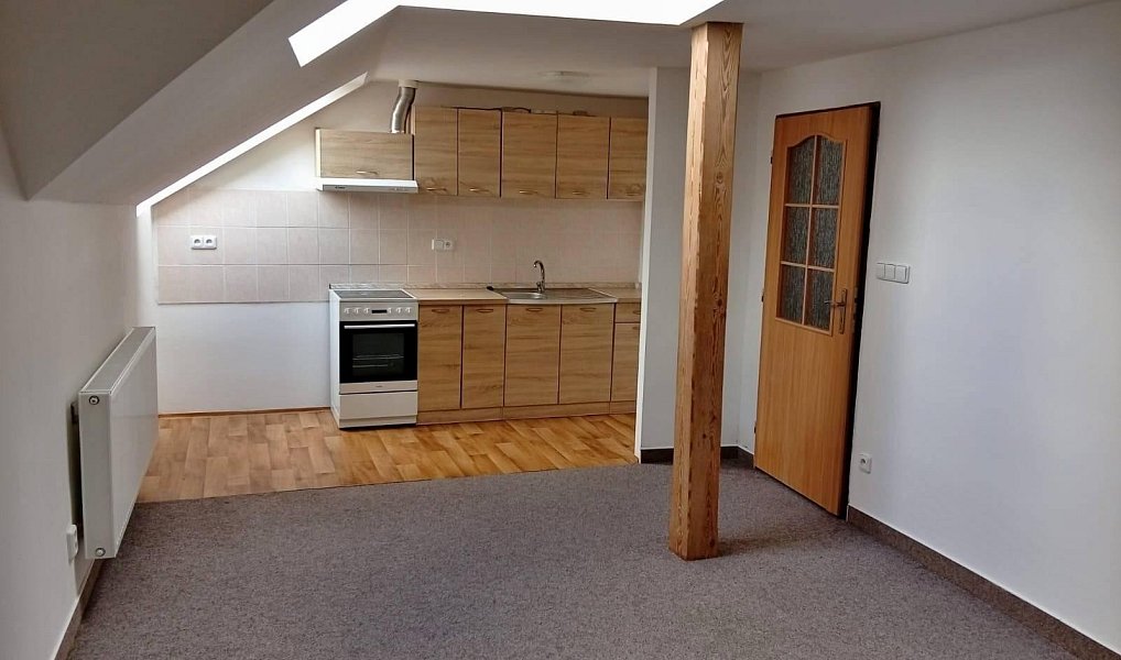 Pronájem bytu 4+kk 93 m², Křemže – náhled fotky 3
