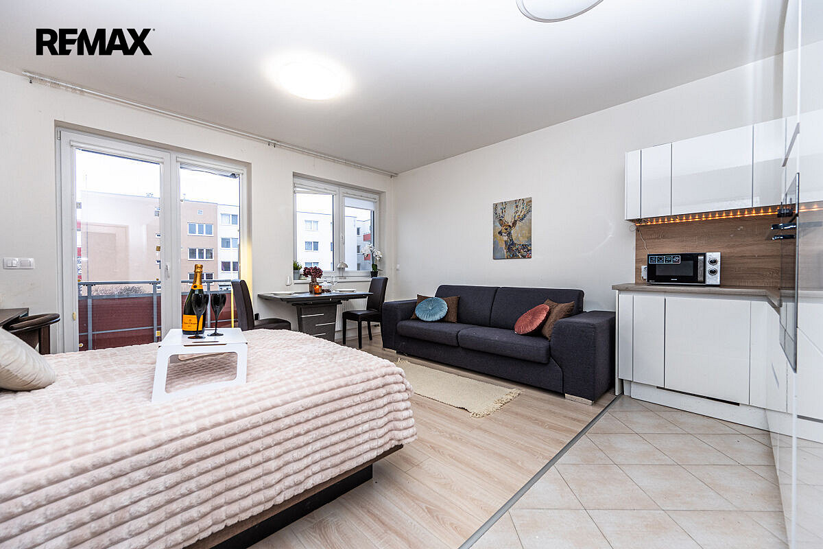 Pronájem bytu 1+kk 33 m²