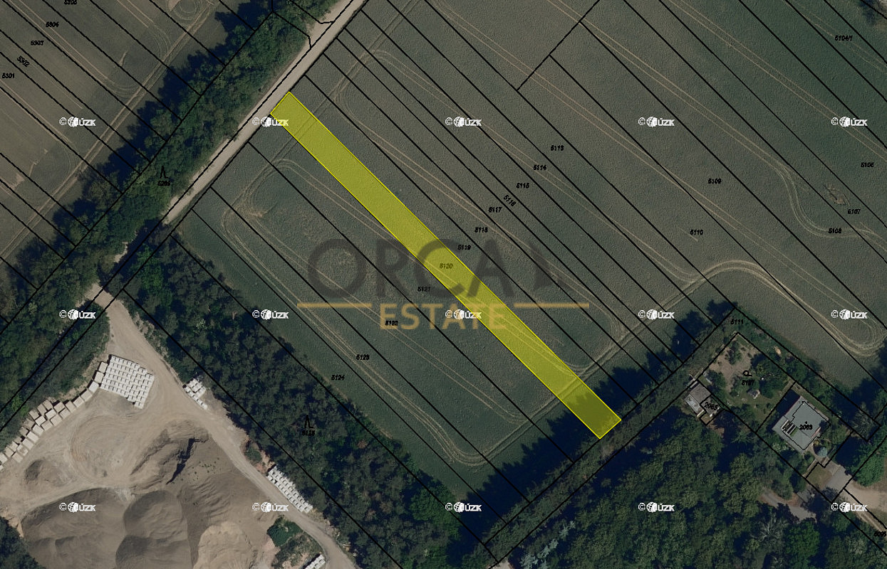 Prodej pole 1 450 m²