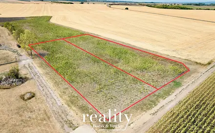 Prodej stavebního pozemku 1 718 m², Strachotice, okres Znojmo