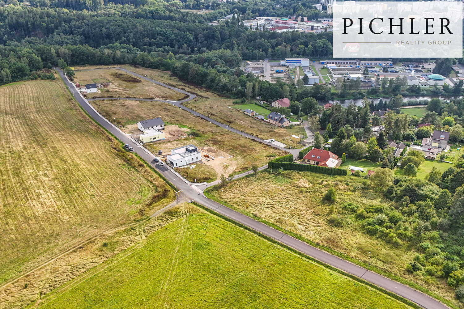Prodej stavebního pozemku 811 m² — photo 3