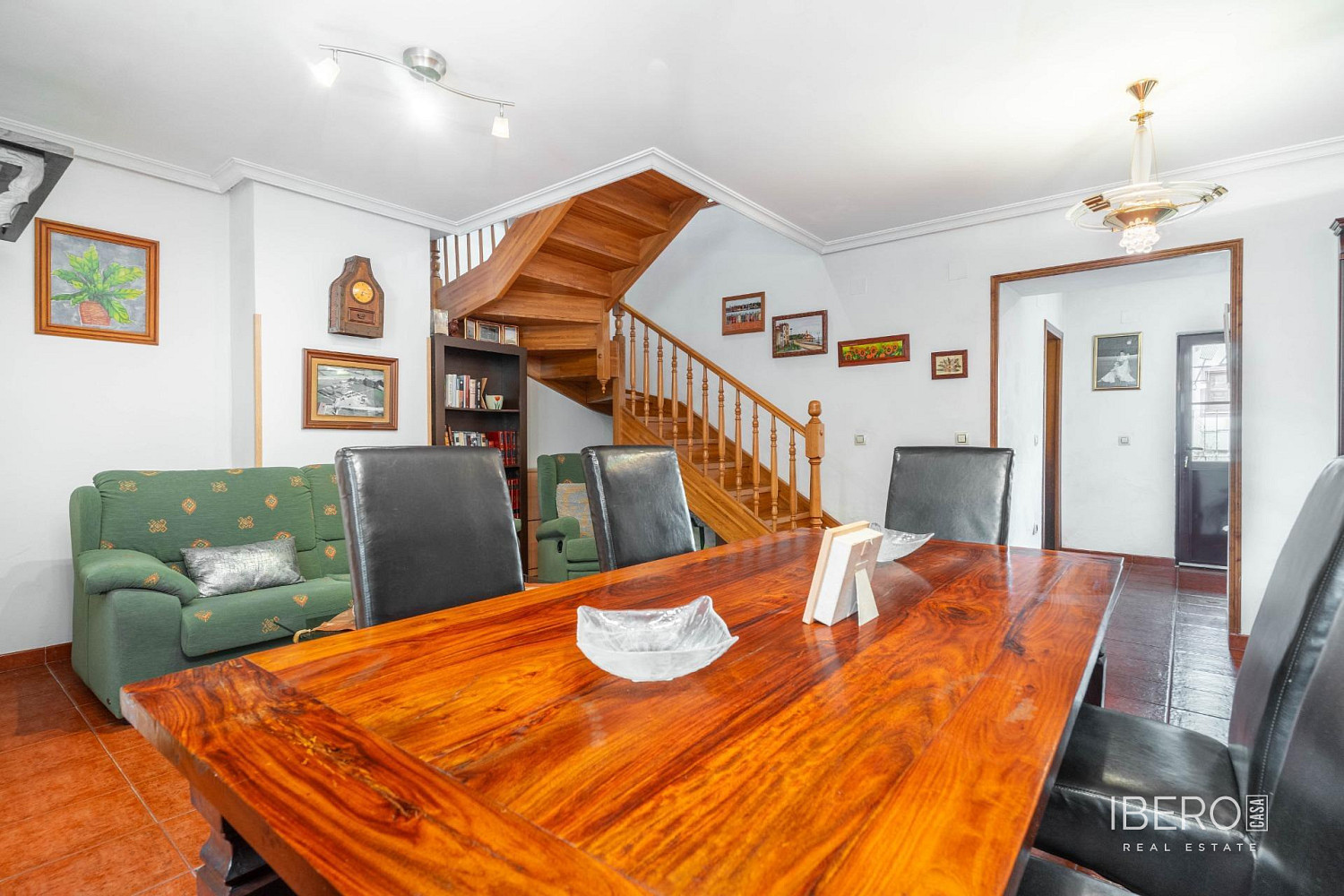 Prodej domu 369 m² s pozemkem 245 m²