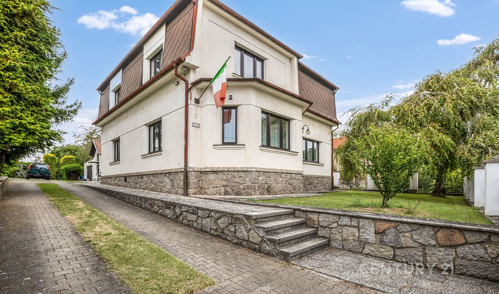 Prodej domu 215 m² s pozemkem 1 960 m², Škvorec – náhled fotky 4