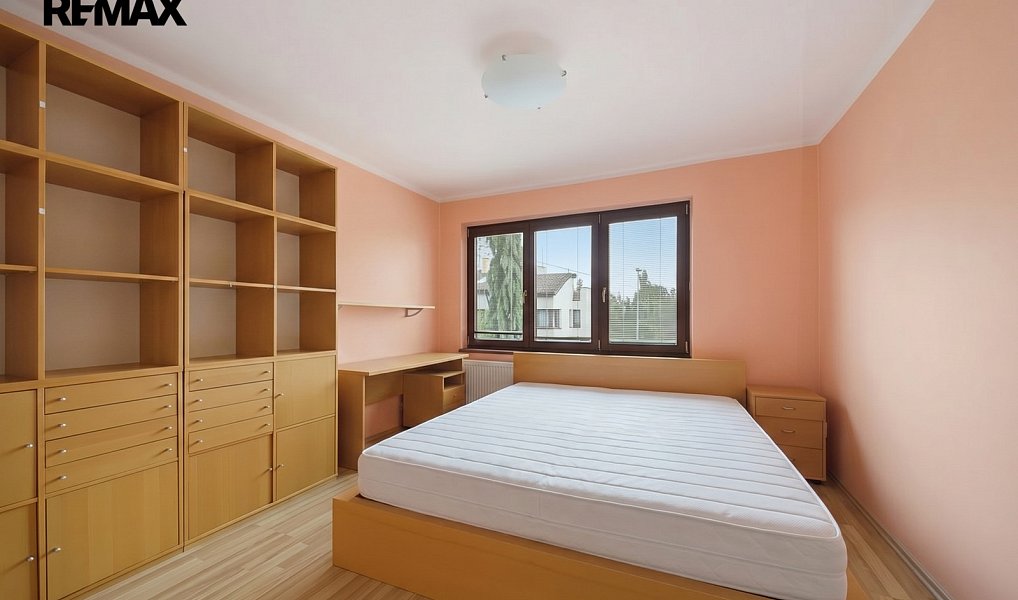 Prodej domu 209 m² s pozemkem 992 m², Praha – náhled fotky 12