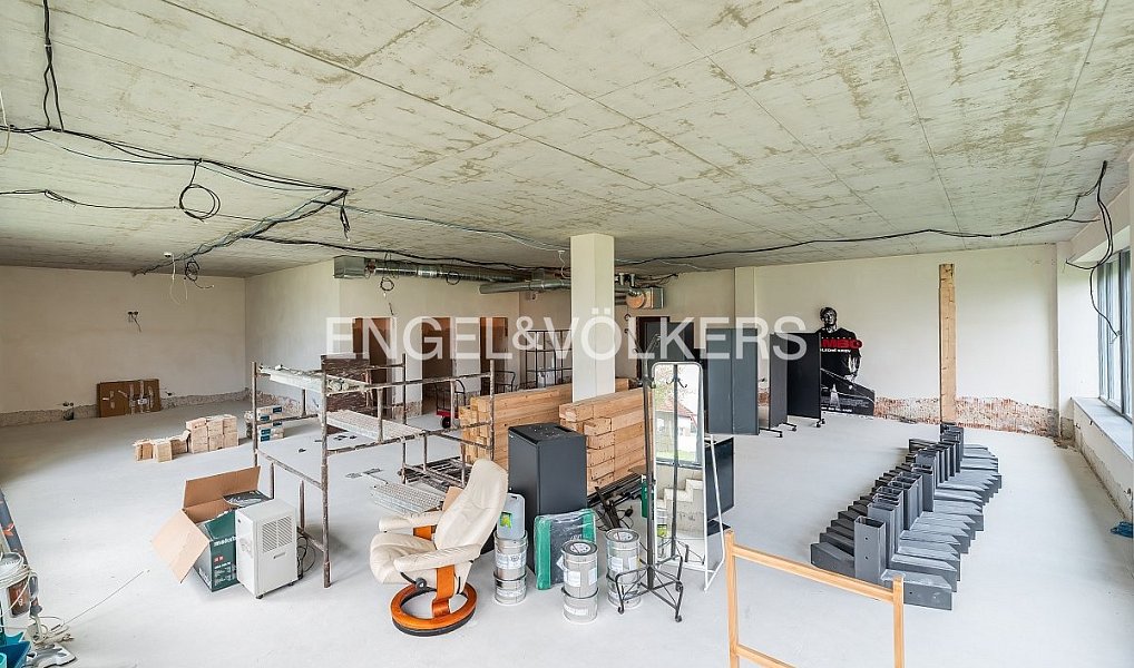 Pronájem obchodních prostor 260 m², Jesenice – náhled fotky 5