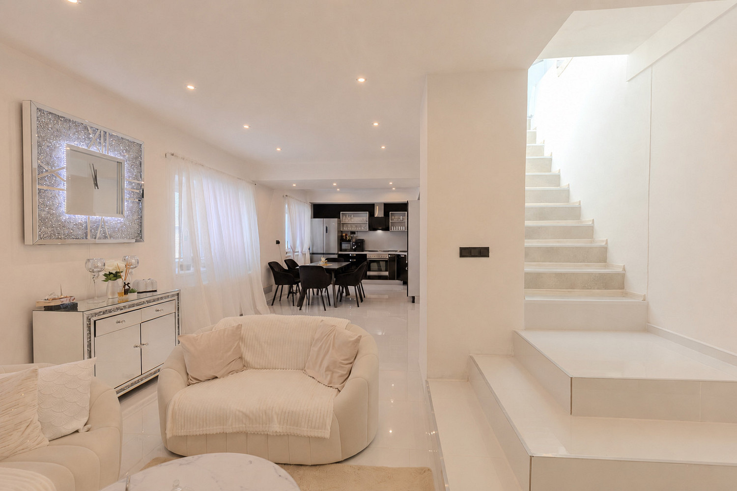 Prodej domu 174 m² s pozemkem 288 m² – fotografie 3