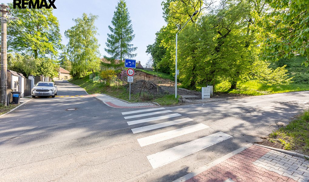 Prodej stavebního pozemku 800 m², Panenské Břežany – náhled fotky 8