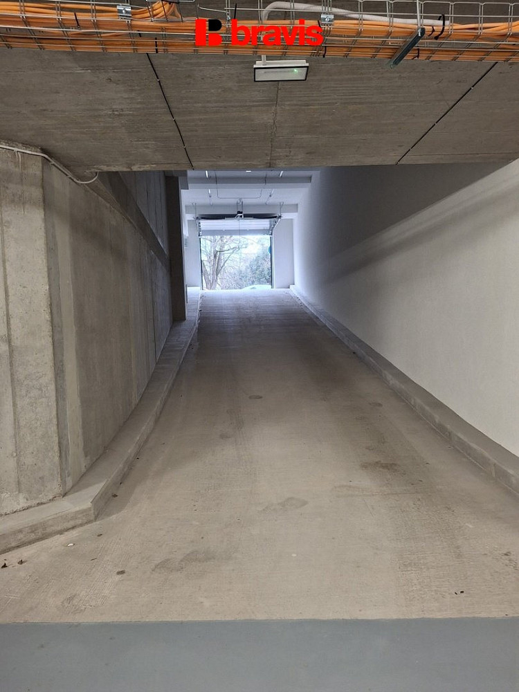 Pronájem garážového stání v bytovém domě rybářka, ulice rybářská, brno - staré brno. — photo 4