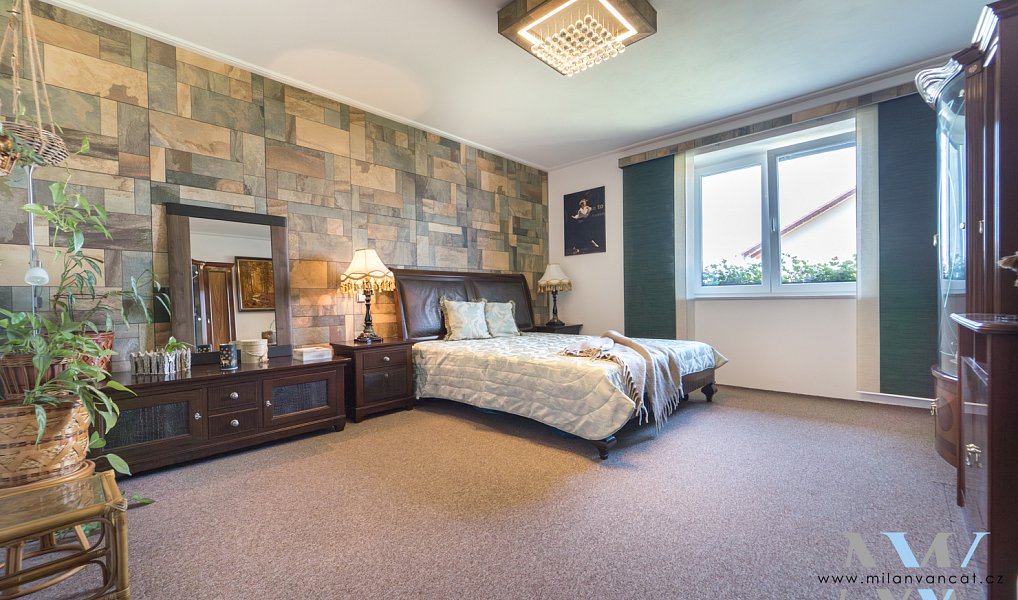 Prodej domu 233 m² s pozemkem 812 m², Zbuzany – náhled fotky 4