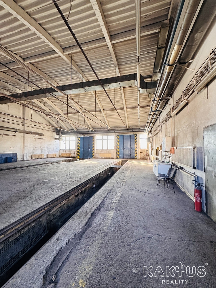 Pronájem skladovacích prostor 620 m² – fotografie 2