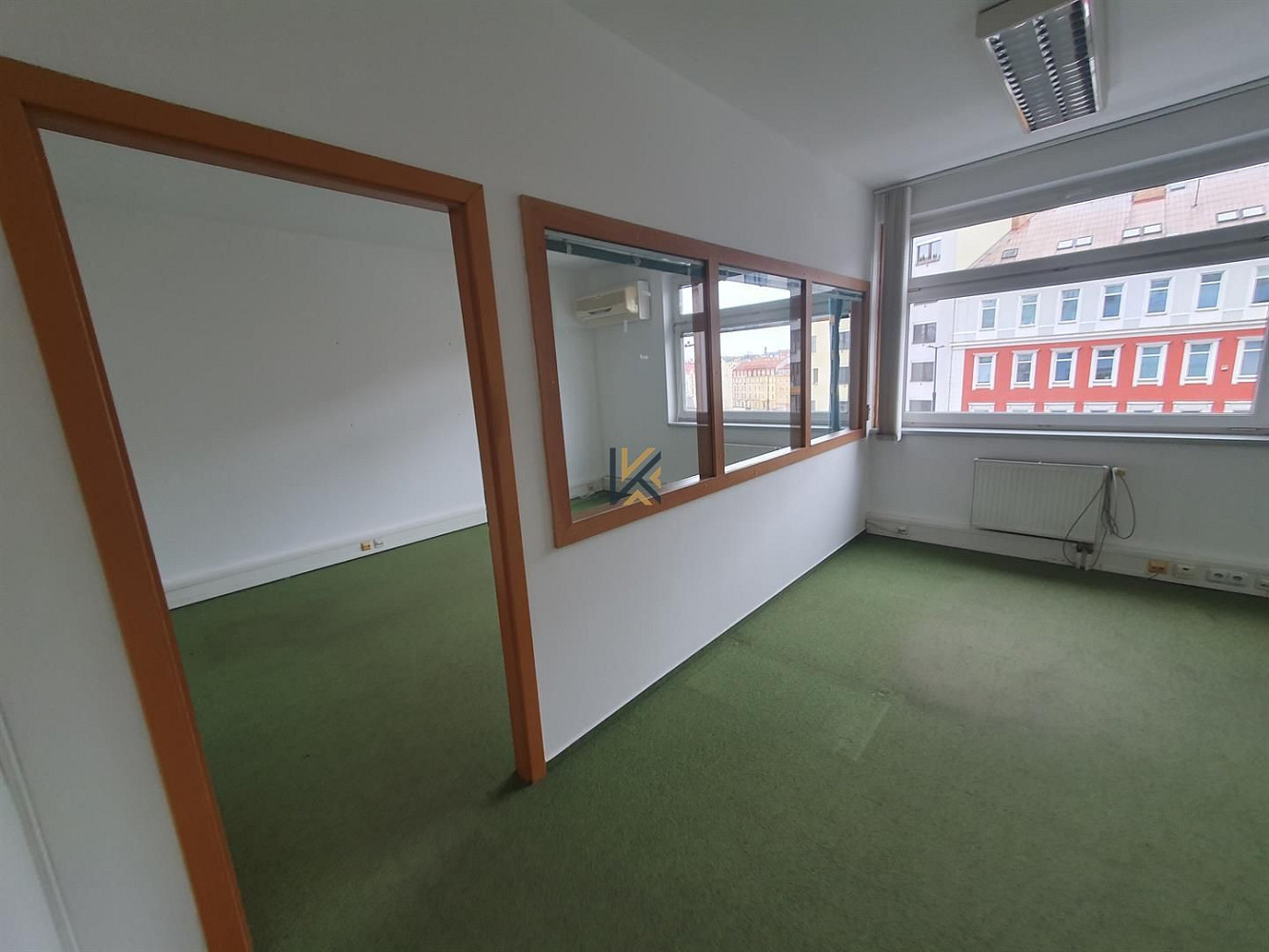 Pronájem kanceláře 270 m² – fotografie 3