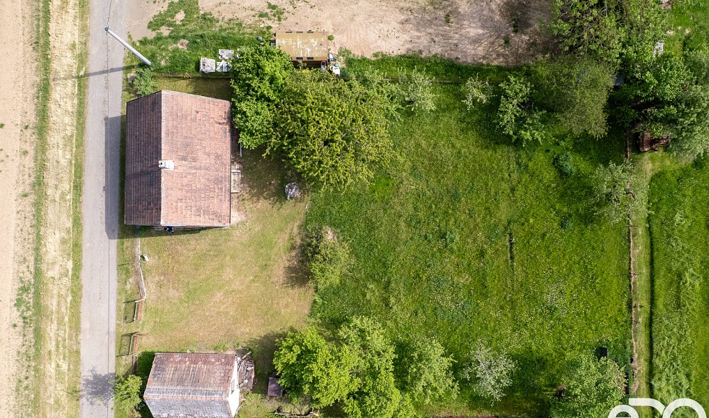 Prodej stavebního pozemku 1 147 m², Lešany – náhled fotky 5