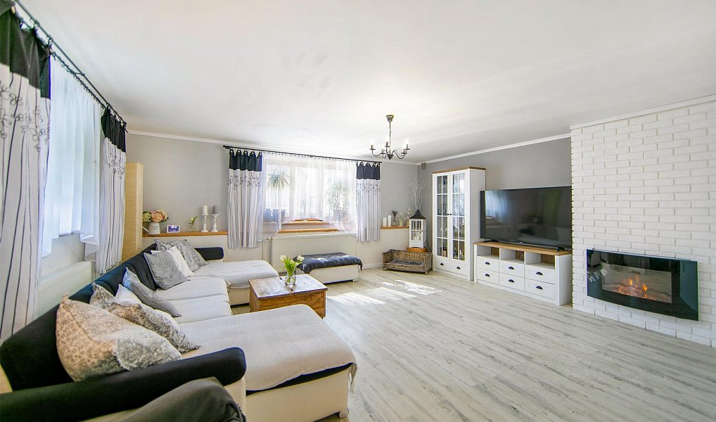 Prodej domu 208 m² s pozemkem 2 171 m², Lhotka u Radnic – náhled fotky 5