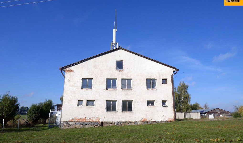 Prodej výrobních prostor 3 983 m², Moravec – náhled fotky 2