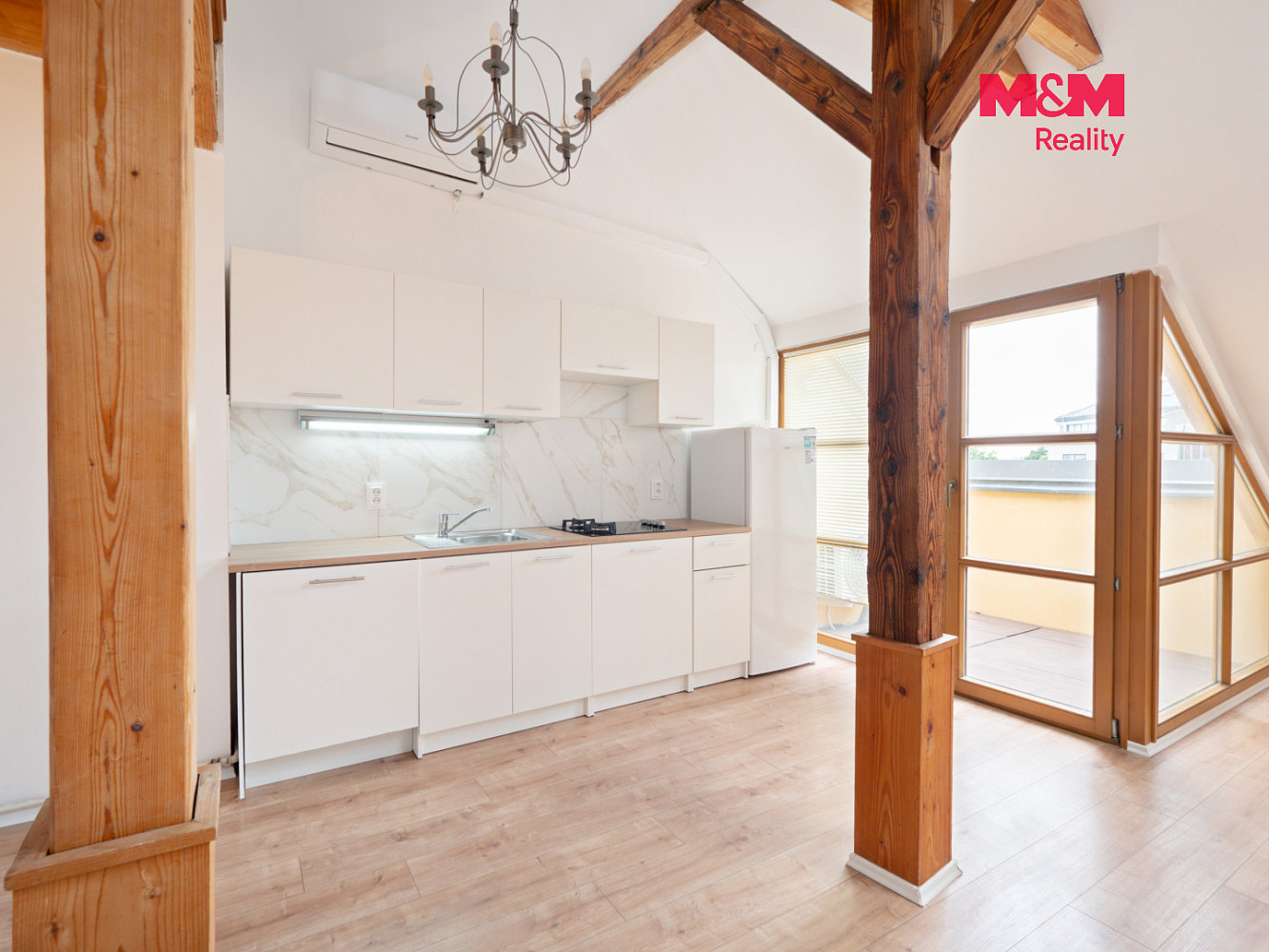Pronájem bytu 3+kk 104 m² – pohled 3