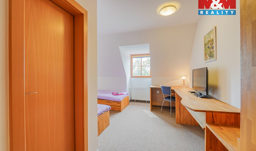 Prodej ubytovacího objektu 689 m², Žihle – náhled fotky 12