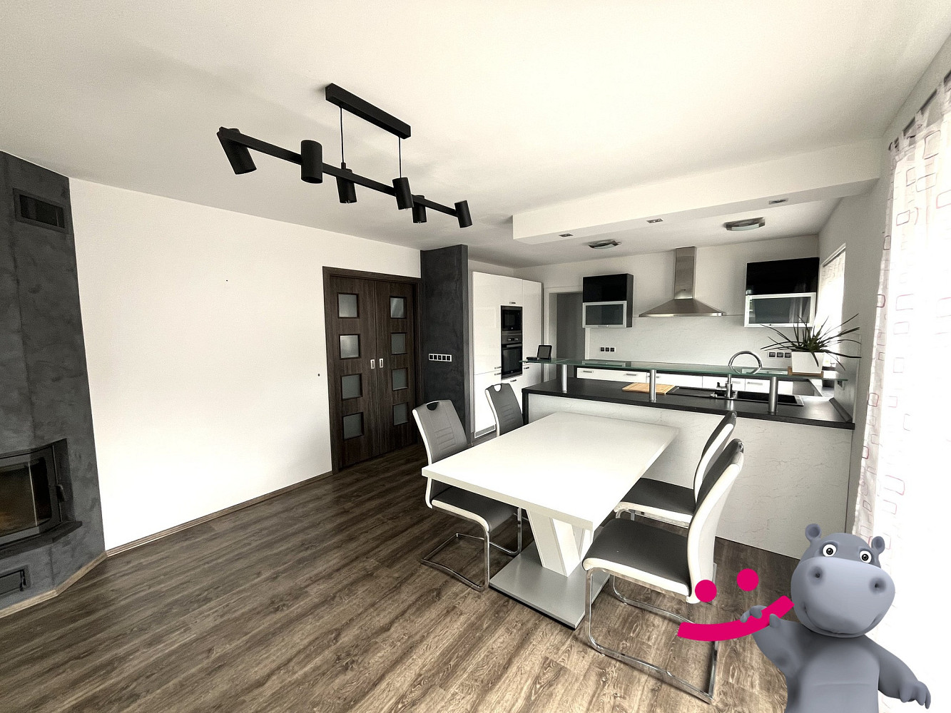 Prodej domu 337 m² s pozemkem 687 m² – fotografie 2