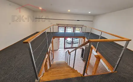 Pronájem obchodních prostor 100 m², Husova, Semily