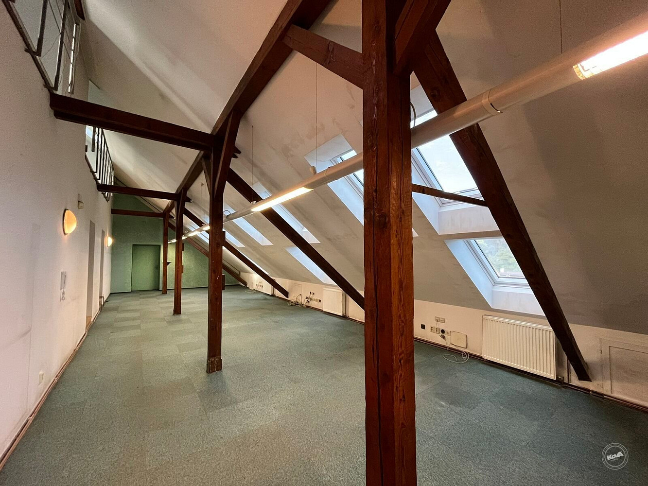 Pronájem kanceláře 110 m² – fotografie 2