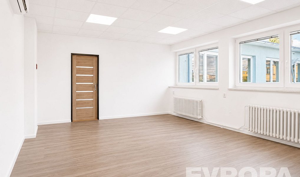 Pronájem kanceláře 117 m², Kolín – náhled fotky 4
