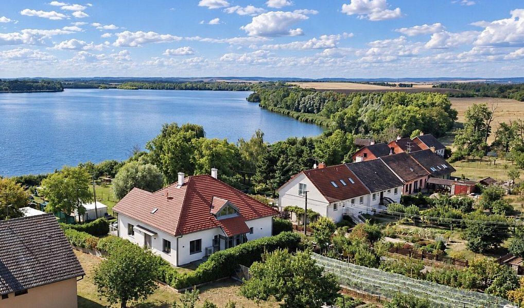 Prodej domu 408 m² s pozemkem 923 m², Pohořelice – náhled fotky 2