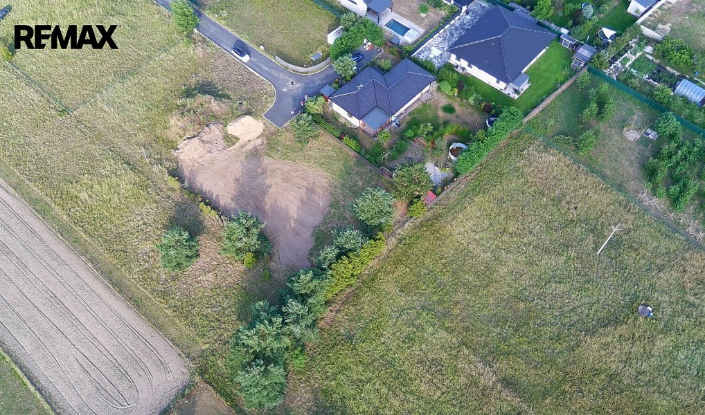 Prodej stavebního pozemku 1 087 m², Tišice – náhled fotky 10