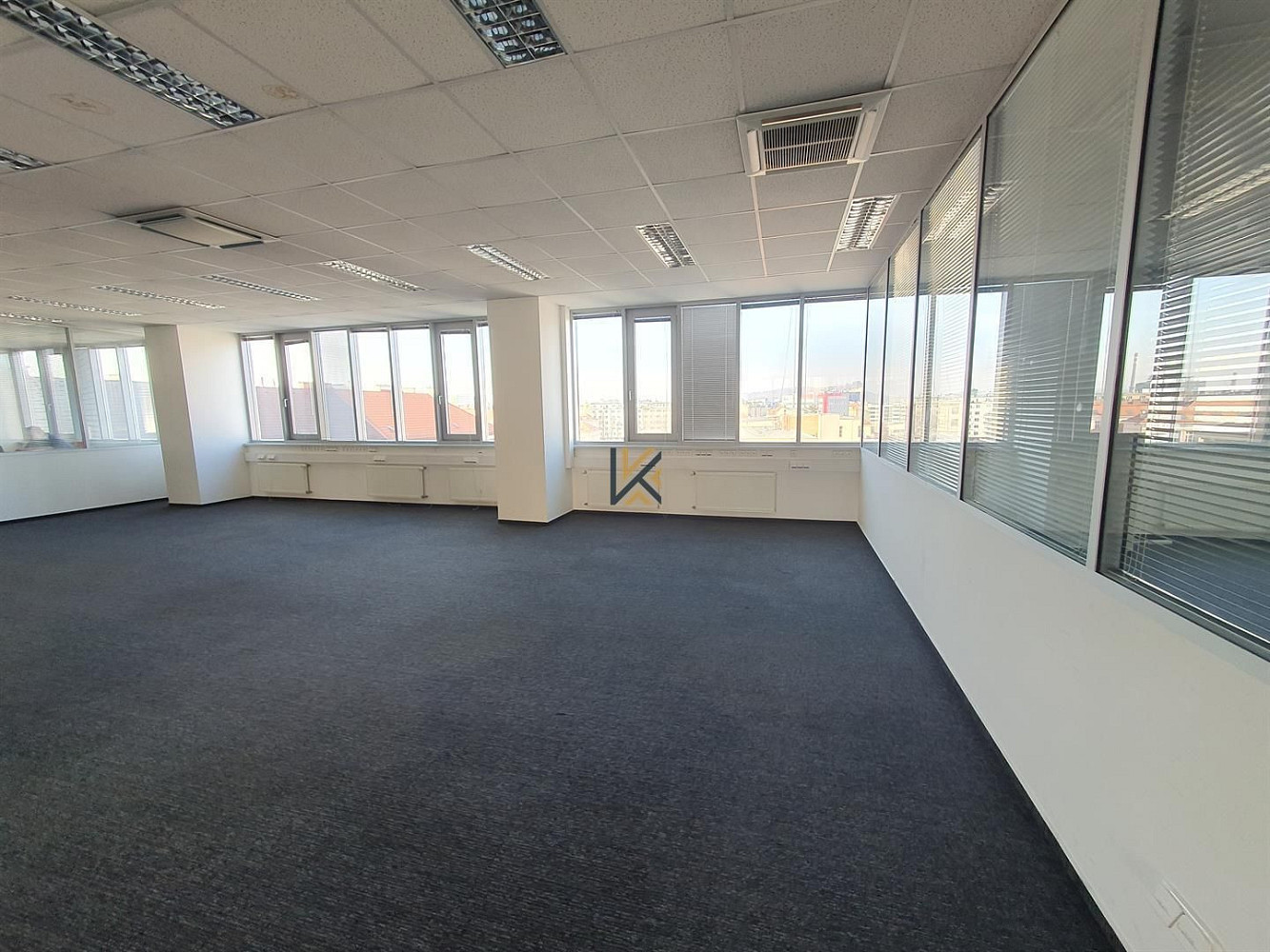 Pronájem kanceláře 285 m²