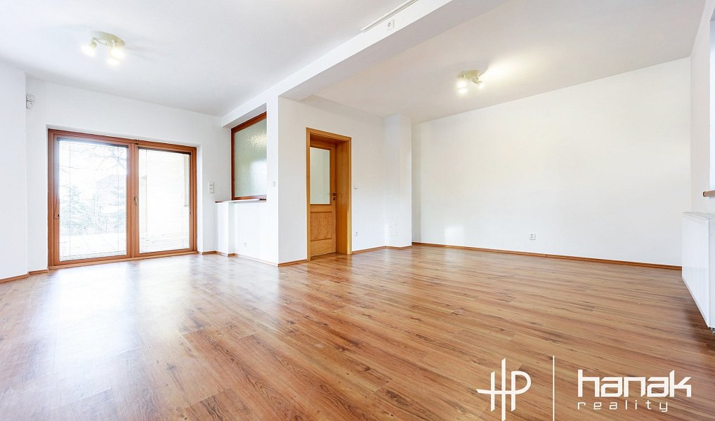 Prodej domu 259 m² s pozemkem 2 016 m², Strančice – náhled fotky 12