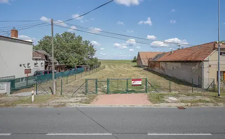 Prodej stavebního pozemku 2 134 m², Dvory, okres Nymburk