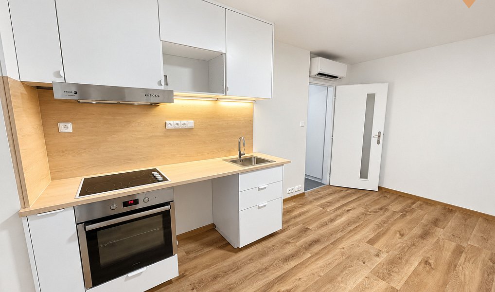 Pronájem bytu 2+kk, 28 m², Nymburk, Milovice