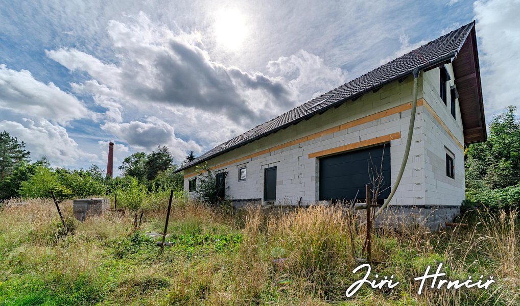 Prodej domu 313 m² s pozemkem 1 052 m², Nové Mitrovice – náhled fotky 28